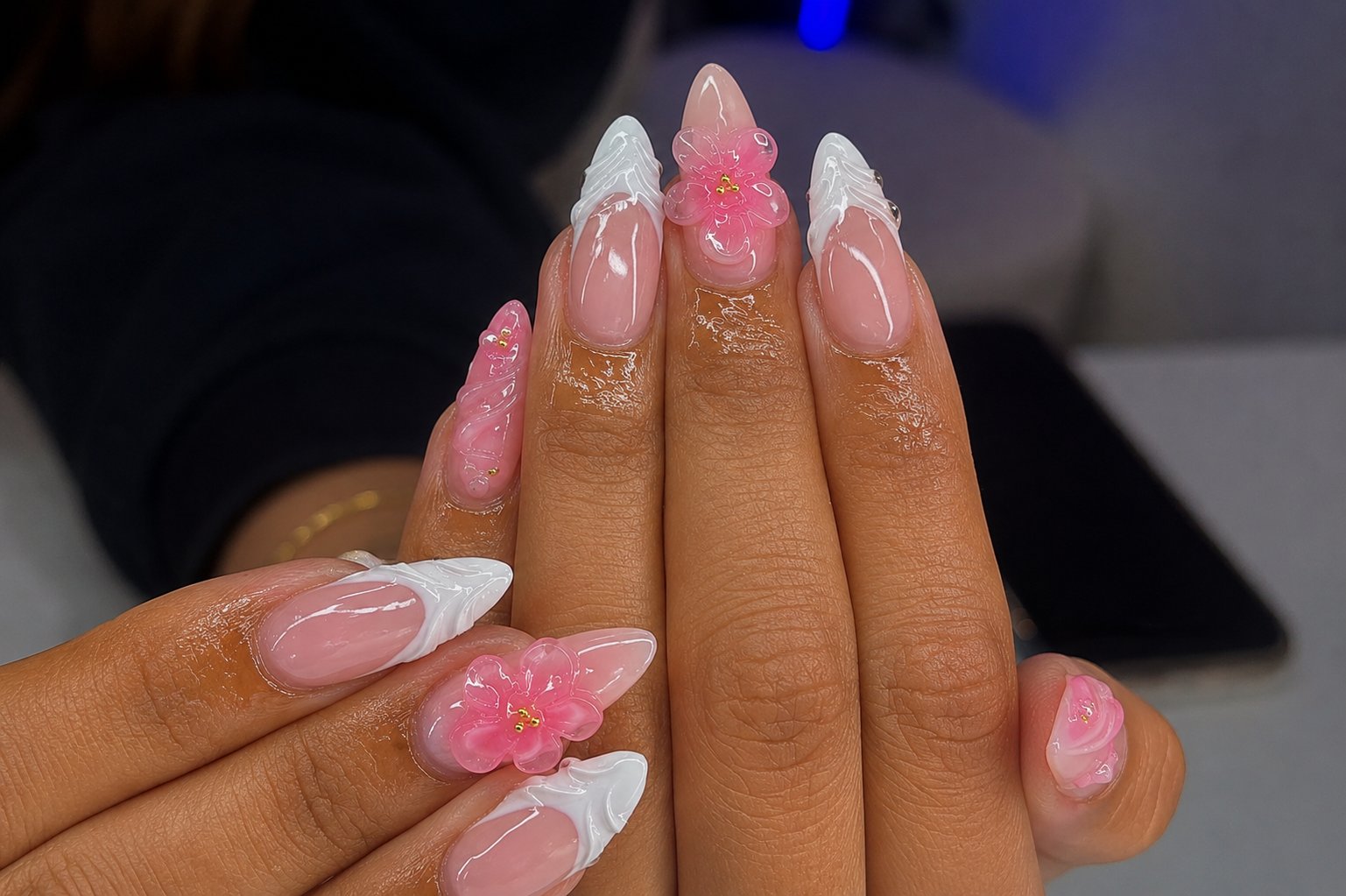 Nail art sculpté fleurs roses